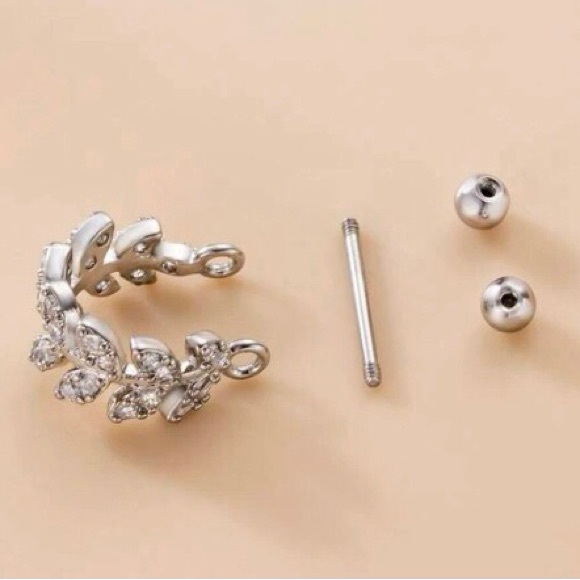 1 Pcs 18g Cubic Zircon Leaf Design Upper Ear Cuff NWT - Picture 2 of 15